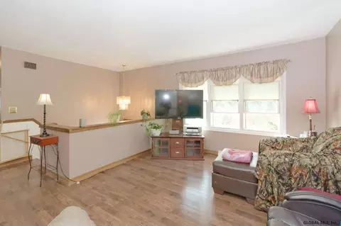 185 Starr Ave, Schenectady, NY 12304 photo 8