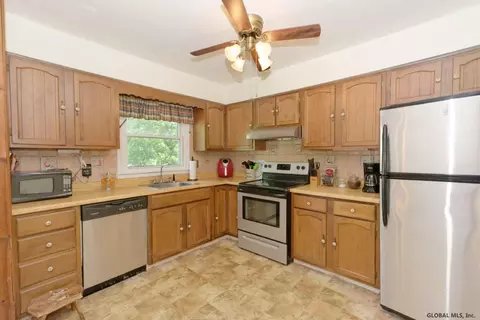 185 Starr Ave, Schenectady, NY 12304 photo 13