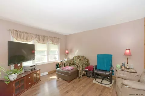 185 Starr Ave, Schenectady, NY 12304 photo 6