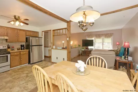 185 Starr Ave, Schenectady, NY 12304 photo 11