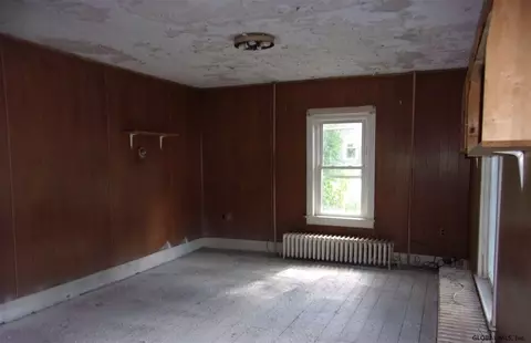 314 Walnut St, Corinth, NY 12822 photo 14