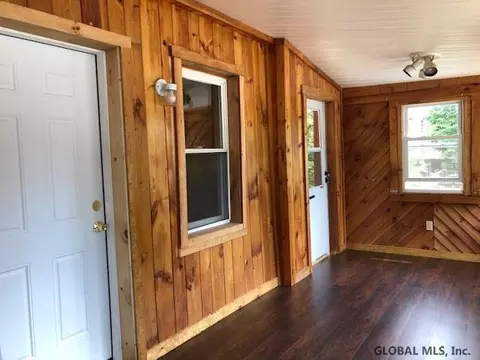 29 Pine St, Corinth, NY 12822 photo 3