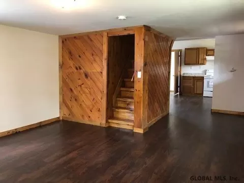 29 Pine St, Corinth, NY 12822 photo 5