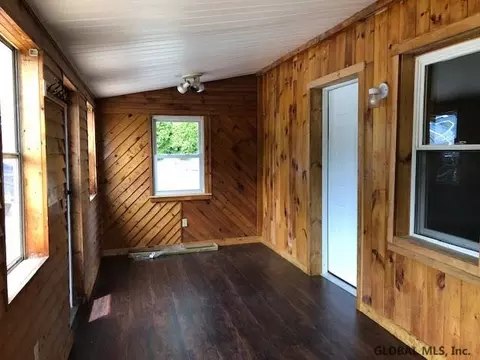 29 Pine St, Corinth, NY 12822 photo 4