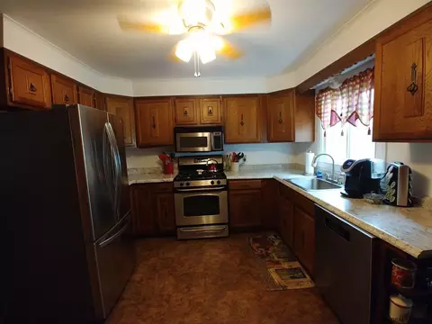 9 Prindle Ave, Johnstown, NY 12095 photo 2