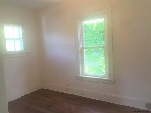 421 Third St, Schenectady, NY 12306 photo 9