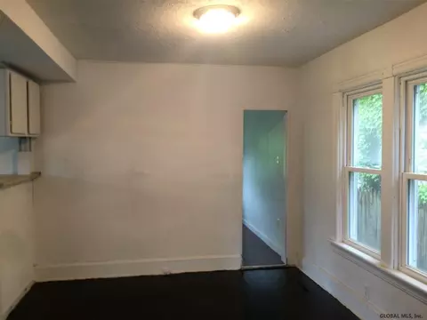421 Third St, Schenectady, NY 12306 photo 4