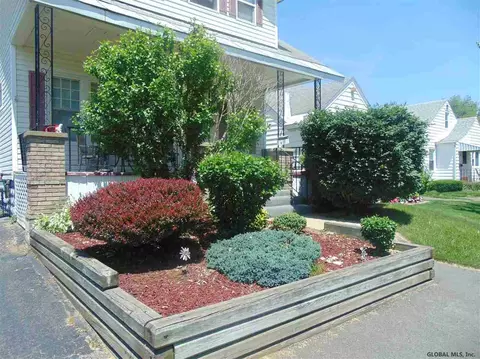 31 Eastholm Rd, Schenectady, NY 12304 photo 4