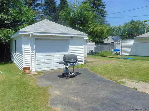 31 Eastholm Rd, Schenectady, NY 12304 photo 9