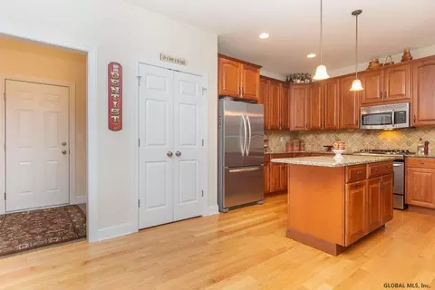 159 Bender Ln, Glenmont, NY 12077 photo 20