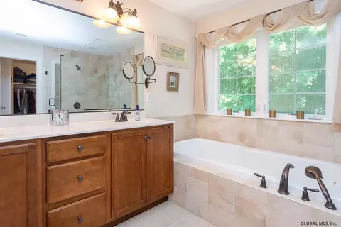 159 Bender Ln, Glenmont, NY 12077 photo 38