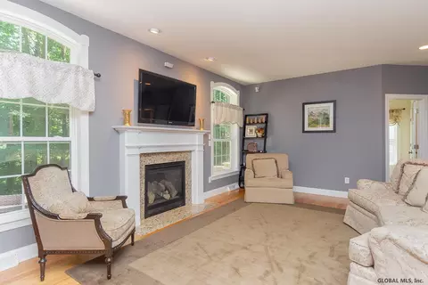 159 Bender Ln, Glenmont, NY 12077 photo 13