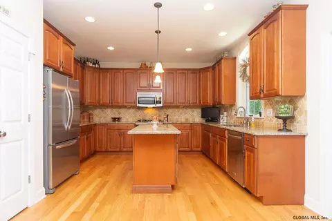 159 Bender Ln, Glenmont, NY 12077 photo 14
