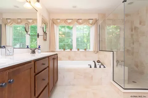 159 Bender Ln, Glenmont, NY 12077 photo 37