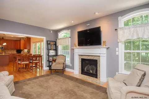 159 Bender Ln, Glenmont, NY 12077 photo 10