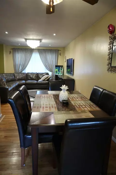 359 Ray Ave, Schenectady, NY 12304 photo 9