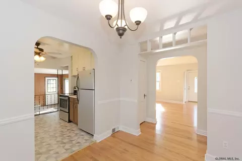 325 Nimitz Rd, Schenectady, NY 12304 photo 9