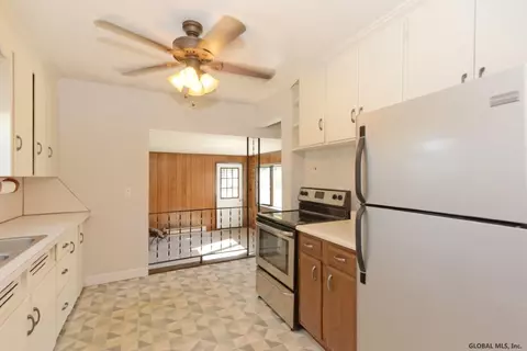325 Nimitz Rd, Schenectady, NY 12304 photo 10