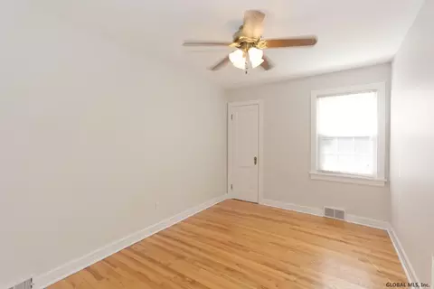 325 Nimitz Rd, Schenectady, NY 12304 photo 16