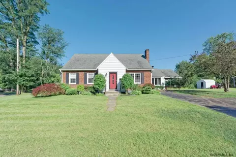 325 Nimitz Rd, Schenectady, NY 12304 photo 2