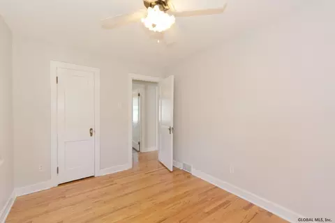 325 Nimitz Rd, Schenectady, NY 12304 photo 21