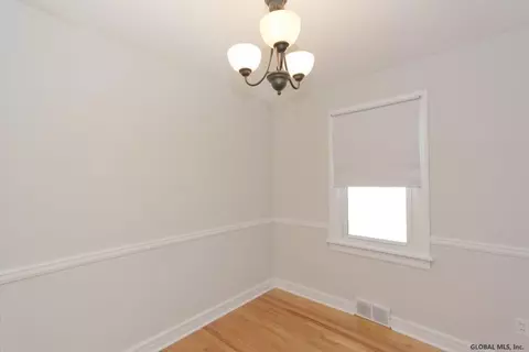 325 Nimitz Rd, Schenectady, NY 12304 photo 8