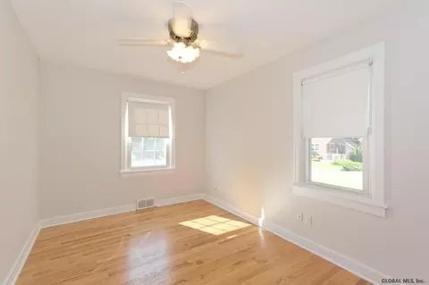 325 Nimitz Rd, Schenectady, NY 12304 photo 20