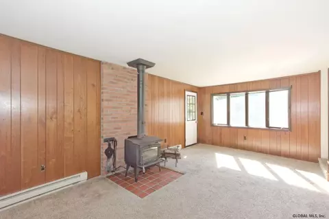 325 Nimitz Rd, Schenectady, NY 12304 photo 14