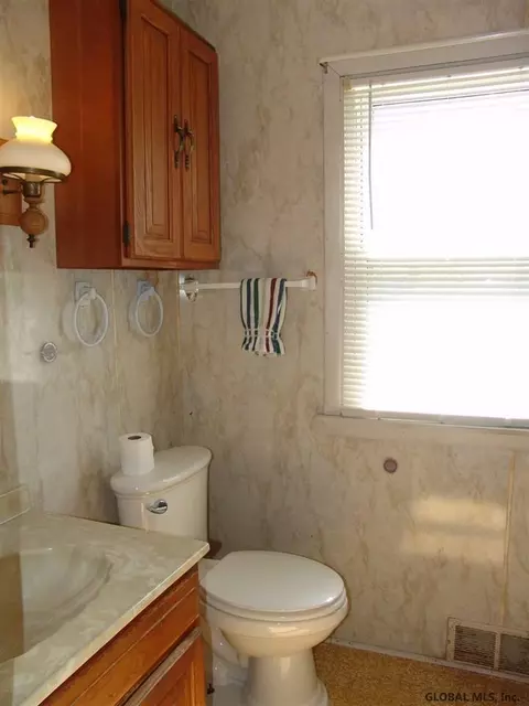 1886 Tower Ave, Schenectady, NY 12304 photo 7