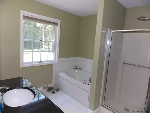 41 Marcel Rd, Halfmoon, NY 12065 photo 14