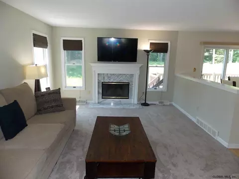 41 Marcel Rd, Halfmoon, NY 12065 photo 6