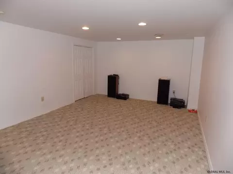 41 Marcel Rd, Halfmoon, NY 12065 photo 21