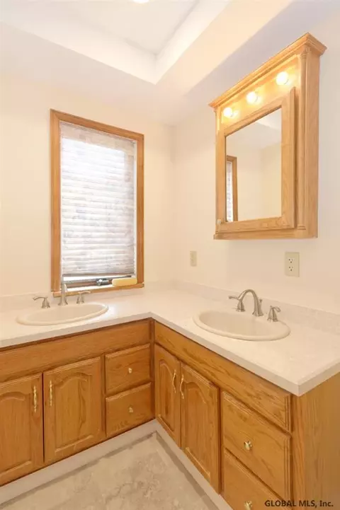 1199 Eastern Ave, Schenectady, NY 12308 photo 24