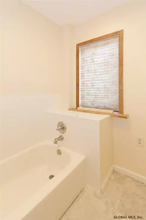1199 Eastern Ave, Schenectady, NY 12308 photo 26
