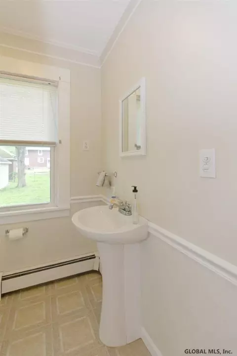 742 Decamp Ave, Schenectady, NY 12309 photo 17