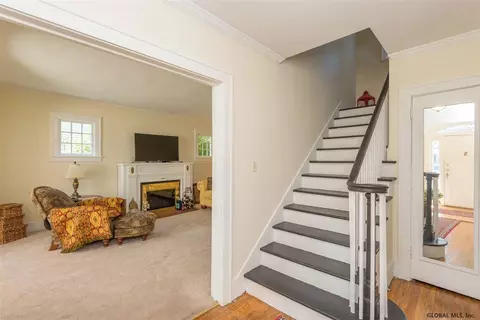 831 Decamp Ave, Schenectady, NY 12309 photo 7