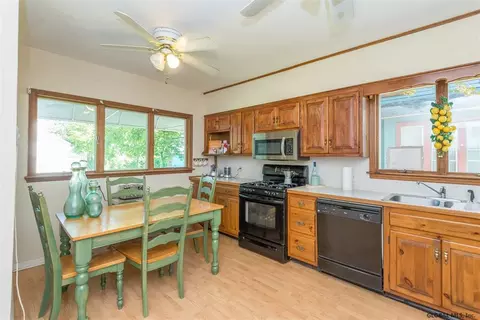 831 Decamp Ave, Schenectady, NY 12309 photo 21