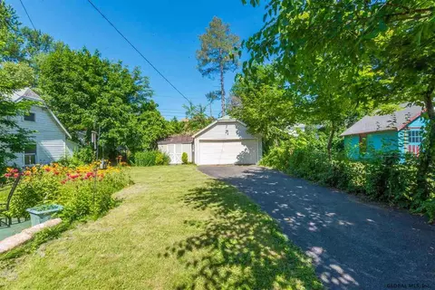 831 Decamp Ave, Schenectady, NY 12309 photo 4