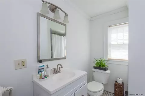 831 Decamp Ave, Schenectady, NY 12309 photo 11
