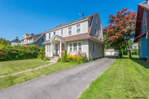 831 Decamp Ave, Schenectady, NY 12309 photo 3