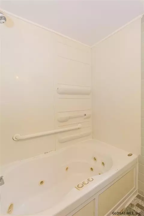 1038 Eugene Dr, Schenectady, NY 12303 photo 31
