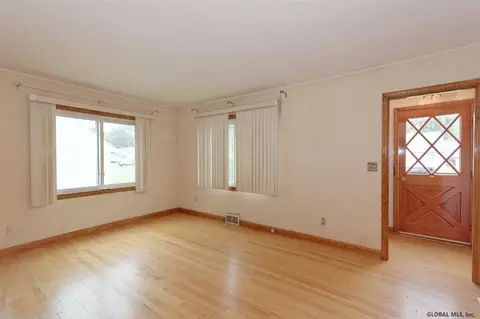 1038 Eugene Dr, Schenectady, NY 12303 photo 9
