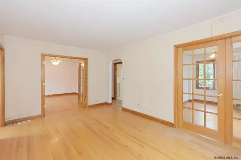 1038 Eugene Dr, Schenectady, NY 12303 photo 11