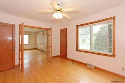1038 Eugene Dr, Schenectady, NY 12303 photo 15