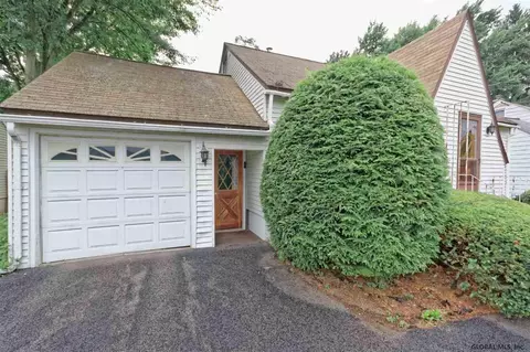 1038 Eugene Dr, Schenectady, NY 12303 photo 5