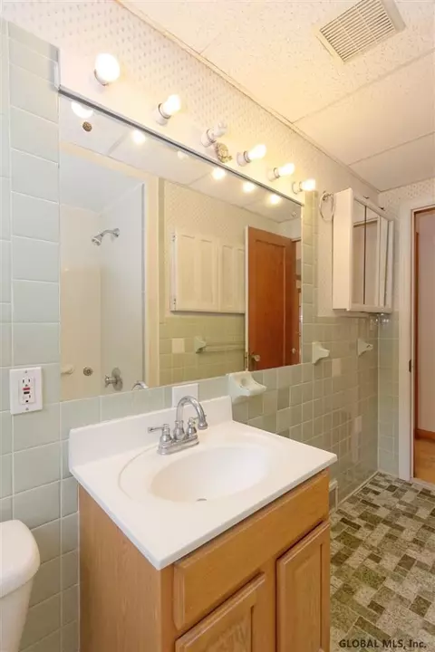 1038 Eugene Dr, Schenectady, NY 12303 photo 30
