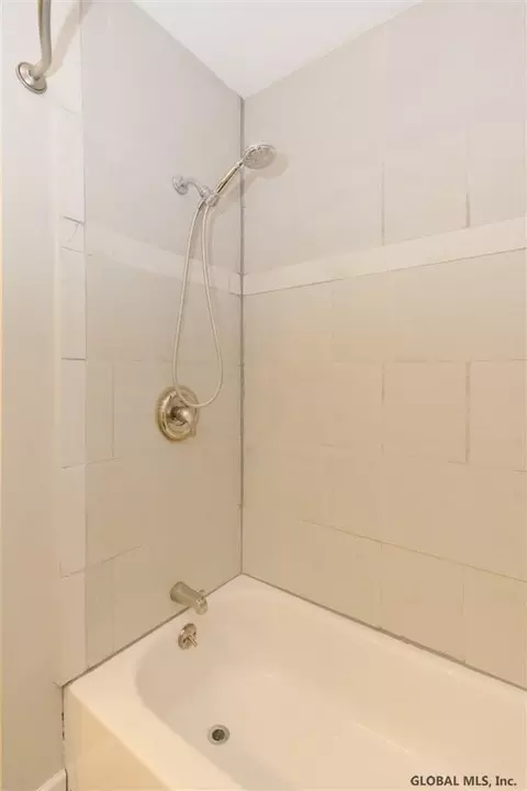 358 Clayton Rd, Schenectady, NY 12304 photo 31