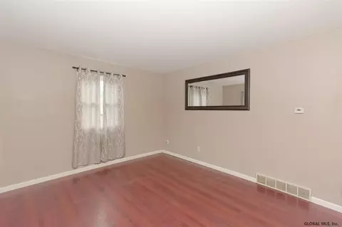 358 Clayton Rd, Schenectady, NY 12304 photo 12