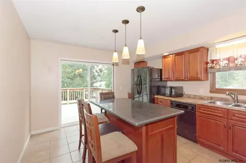 358 Clayton Rd, Schenectady, NY 12304 photo 13