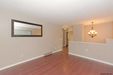 358 Clayton Rd, Schenectady, NY 12304 photo 11